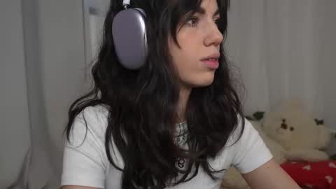 Snapshot of mystica_ chatting on October 18, 11:24 am MILLI online show from October 18, 11:24 am