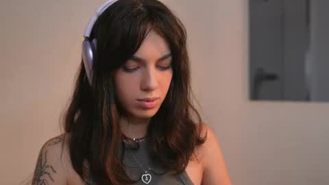 Snapshot of mystica_ chatting on September 26, 8:34 am MILLI online show from September 26, 8:34 am