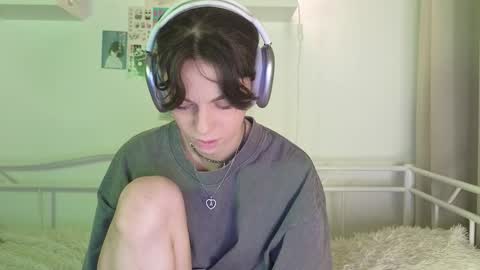 Snapshot of mystica_ chatting on October 2, 8:41 am MILLI online show from October 2, 8:41 am