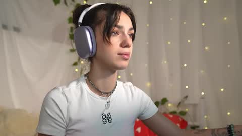 Snapshot of mystica_ chatting on September 20, 10:13 am MILLI online show from September 20, 10:13 am