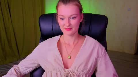 mysticvenus_ online show from March 11, 4:31 pm