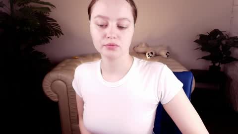 Eva  online show from April 5, 6:12 am