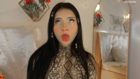 naamah_b online show from October 28, 2:45 pm