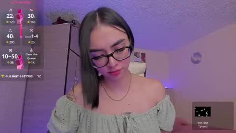 Snapshot of naath_ chatting on February 22, 10:59 pm anny online show from February 22, 10:59 pm