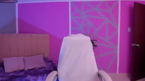 Snapshot of naath_ chatting on September 22, 2:21 am anny online show from September 22, 2:21 am