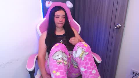 nahia cute     only   online show from November 22, 10:45 pm