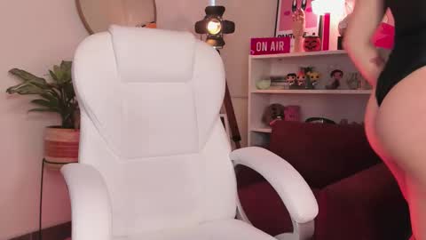 Nahia INDEPENDENT MODEL P online show from November 6, 10:37 pm