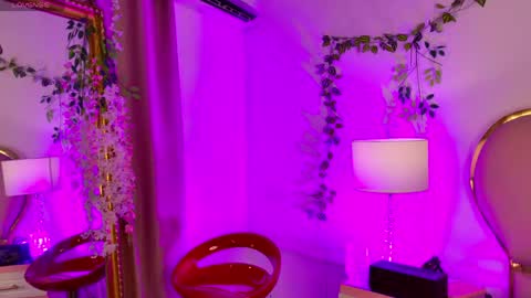 NahiaraReina  online show from April 25, 2:03 pm