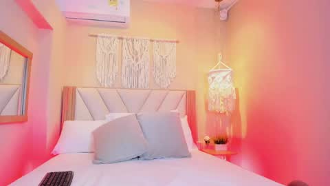 Nahimi online show from April 15, 7:58 pm