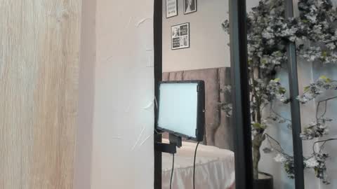 Snapshot of nahomycarterr chatting on September 23, 7:56 pm nahomycarterr online show from September 23, 7:56 pm