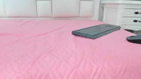 naia_cox online show from April 23, 12:29 pm