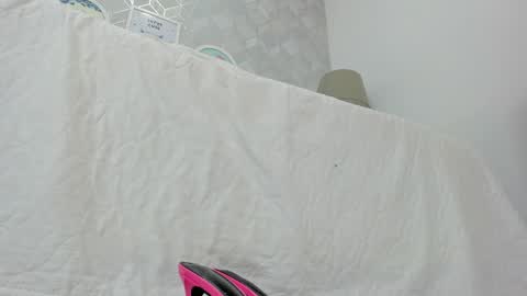 naia_cox online show from April 11, 6:30 am