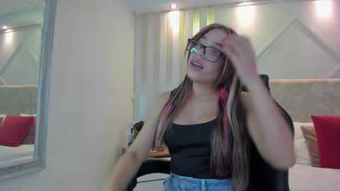 Snapshot of nami_sweet_ chatting on September 18, 3:27 am nami_sweet_ online show from September 18, 3:27 am