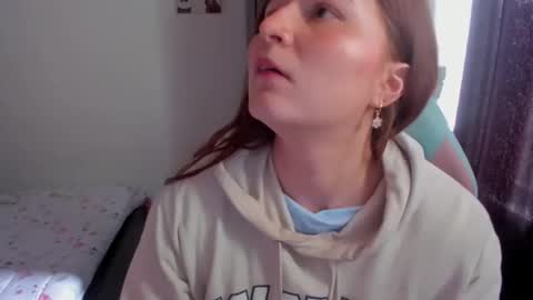 Snapshot of namibecker chatting on January 4, 7:02 pm Nami online show from January 4, 7:02 pm
