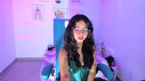 nanami_owo online show from October 12, 6:16 am
