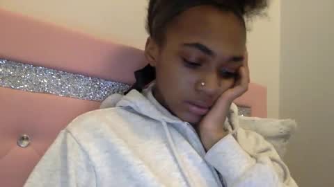 nanaonn online show from March 5, 6:59 pm