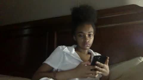 nanaonn online show from November 22, 7:05 pm