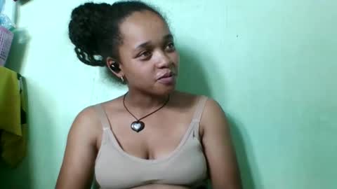 nandrianina416143 online show from April 20, 6:22 pm