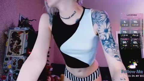 Monday-Friday 12-4 AM and 6-9 AM New York time online show from December 18, 8:35 pm