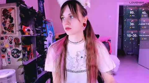 Snapshot of nanitamoore chatting on March 4, 8:16 pm Monday-Friday 12-4 AM and 6-9 AM New York time online show from March 4, 8:16 pm