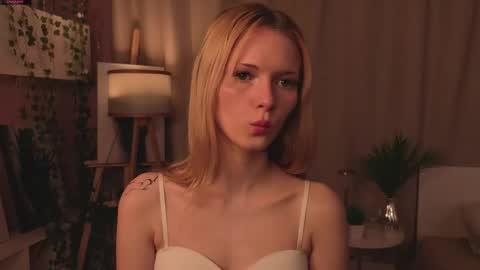 nannetteterrill online show from April 21, 7:04 am