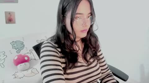 Snapshot of naoko_uwu chatting on March 8, 2:27 pm Naoko online show from March 8, 2:27 pm