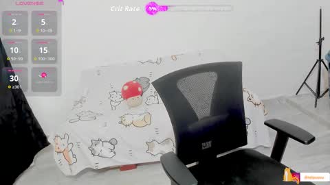 Snapshot of naoko_uwu chatting on October 19, 10:01 pm Naoko online show from October 19, 10:01 pm