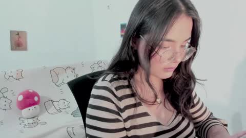 Snapshot of naoko_uwu chatting on March 7, 1:53 am Naoko online show from March 7, 1:53 am