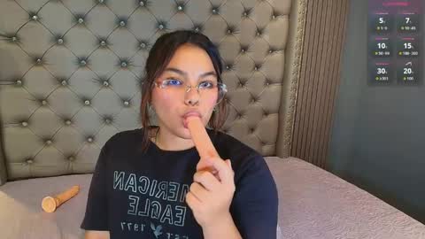 NAOMI online show from April 25, 6:27 pm