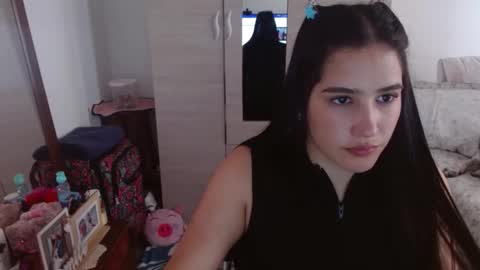 naomi_d online show from May 6, 4:44 pm