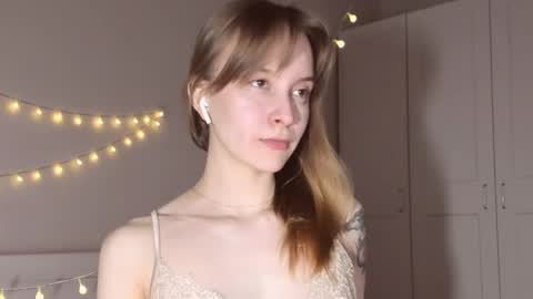 Naomi online show from April 11, 6:22 pm