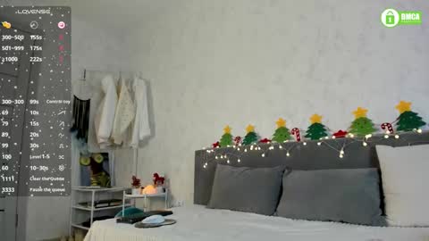 Naomi online show from December 17, 3:49 pm