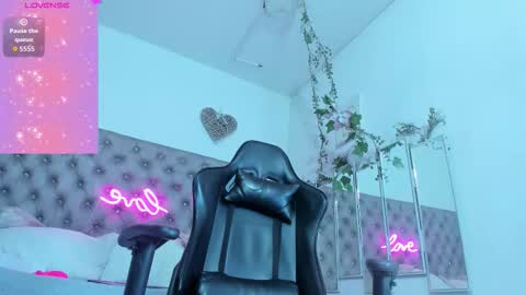 Naomi online show from November 10, 11:16 am