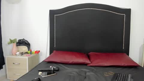 naomidirty_ online show from March 26, 3:03 pm