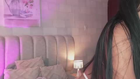 Naomi-Gray  online show from July 15, 6:45 pm