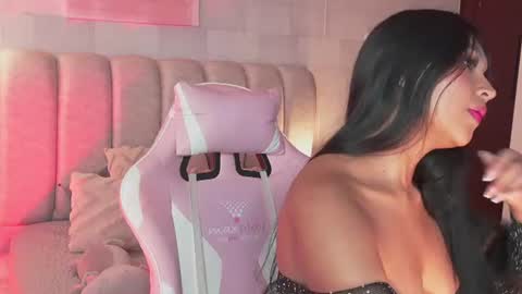 Naomi-Gray  online show from July 11, 7:25 pm
