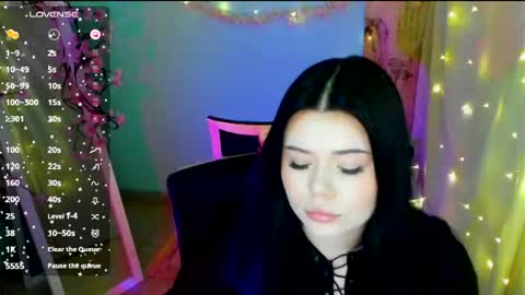 Naomi online show from June 20, 9:35 am