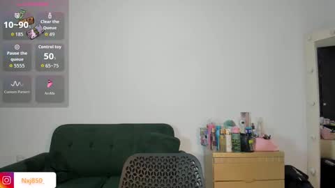 Snapshot of naomixjones1 chatting on October 3, 10:59 pm Naomi online show from October 3, 10:59 pm