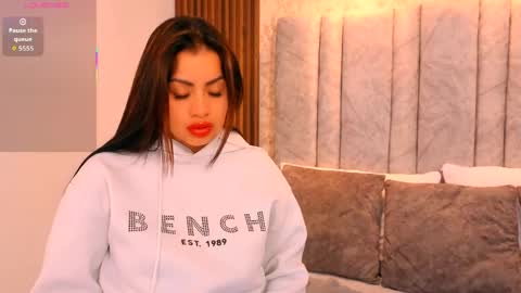 Naomy Smith online show from April 22, 10:45 am