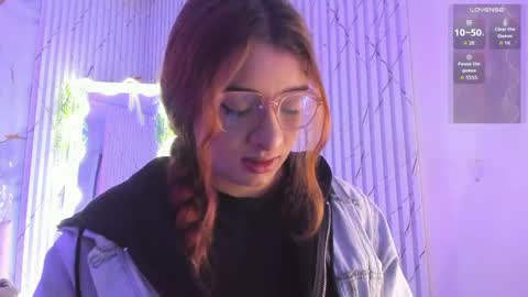 Naomy  online show from April 5, 2:43 am