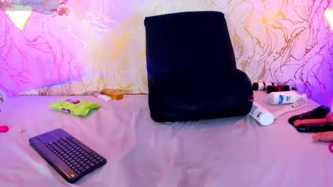 Naomy online show from December 19, 9:40 pm