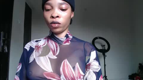 bella online show from November 28, 9:23 am