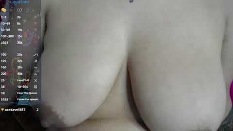 nat_evans8 online show from June 13, 1:14 am