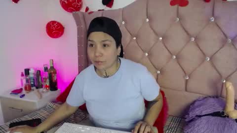 nat_evans8 online show from February 26, 1:59 am