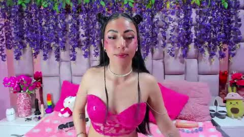 Snapshot of natalia_pinkk chatting on December 4, 11:24 pm natalia pinkk online show from December 4, 11:24 pm