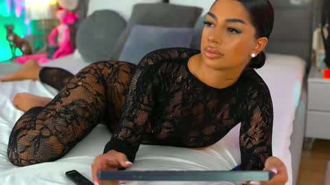 nataliedelices online show from October 18, 6:42 pm