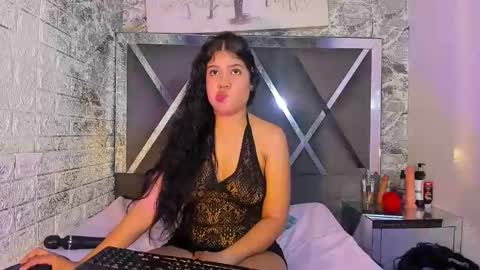 natalieevansx online show from April 22, 2:47 pm