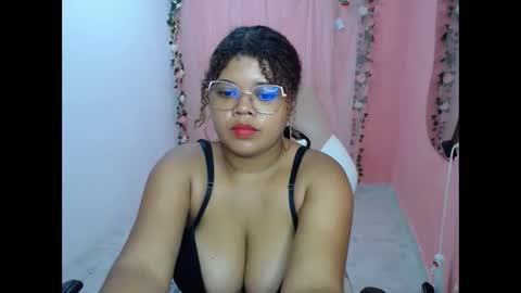 Snapshot of natalielabellex1 chatting on October 10, 7:19 pm natalielabellex1 online show from October 10, 7:19 pm