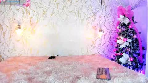 NATALIE online show from December 22, 12:30 pm