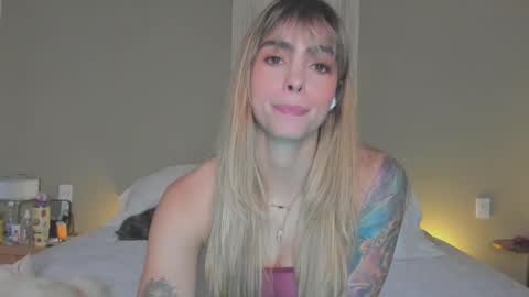 anatalybee online show from October 11, 11:18 pm